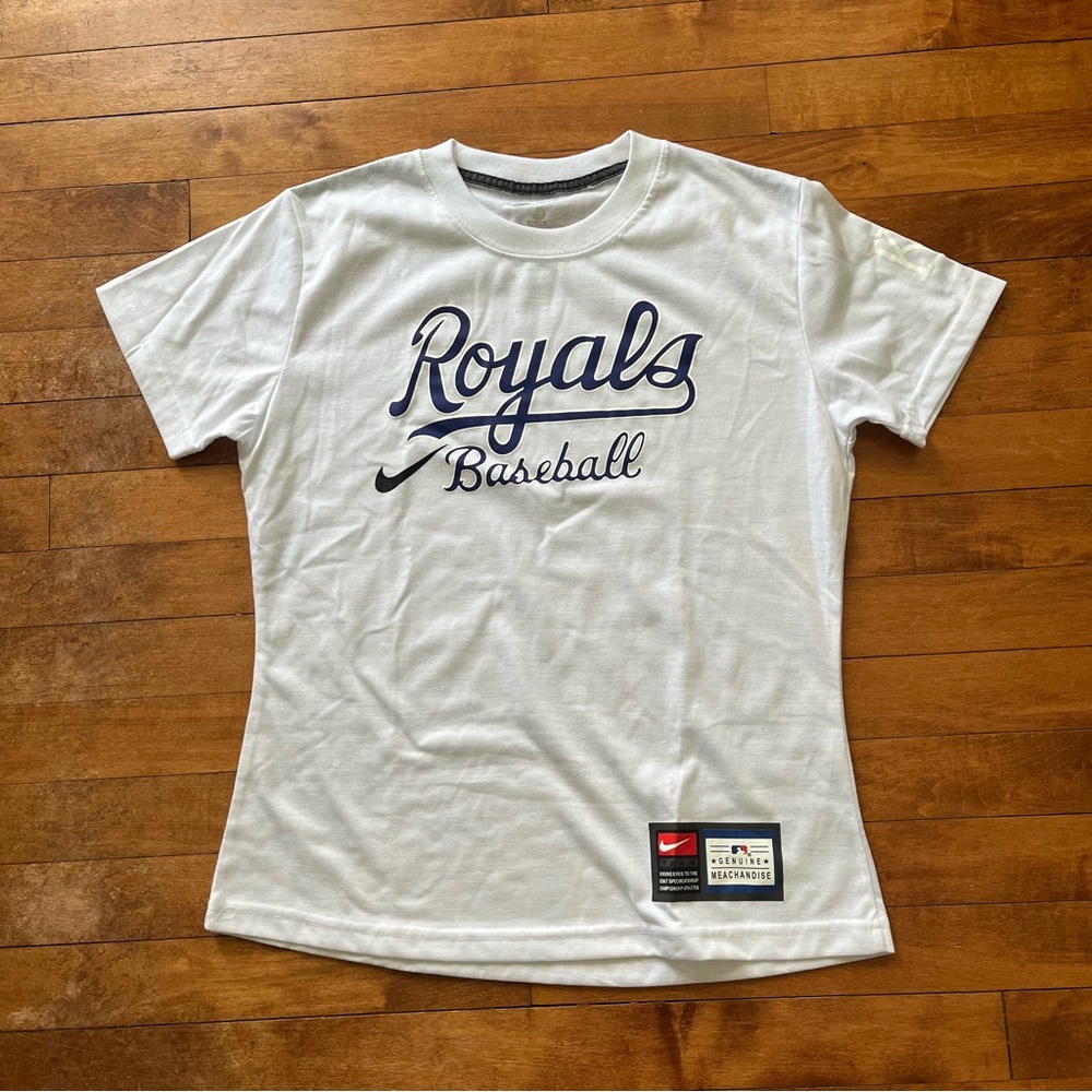 Nike Youth medium KC Royals shirt